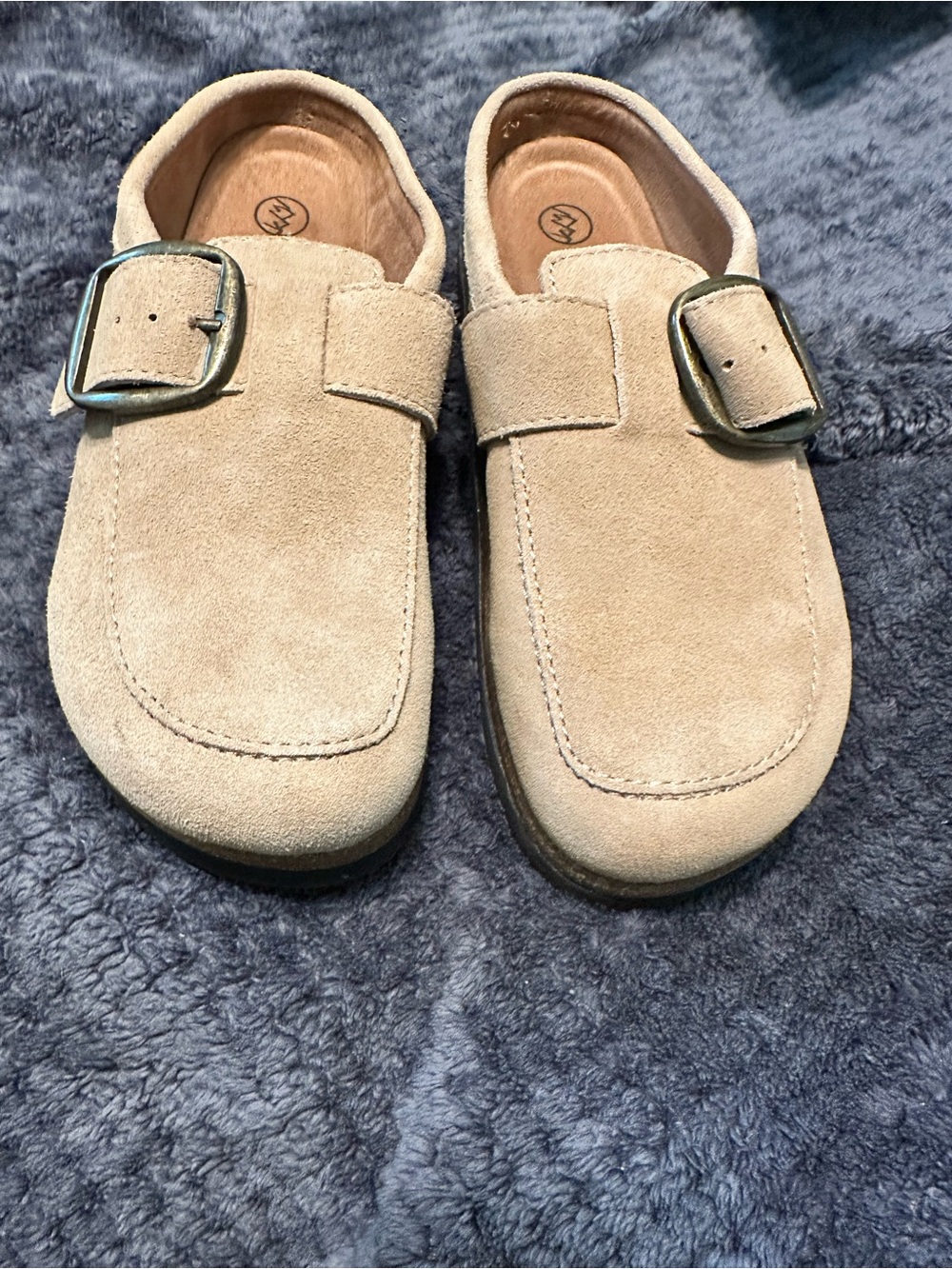 White Mountain Footbeds Beige Suede Buckle Slip-On Shoes for Women size 8.5 - Picture 2 of 12
